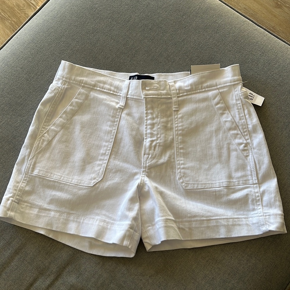 NWT White Gap Shorts